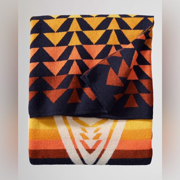 Pendleton HARDING Wool Knit Blanket Throw 50" x 60" Navy Aztec - Picture 3 of 8